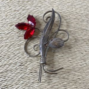 Vintage signed Truart signed sterling flower brooch